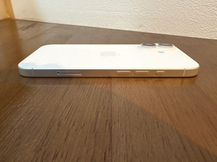 iPhone iPhone 16 128GB SIMフリー（スマホ）の商品画像 - 査定依頼日：2026年7月23日 - 最高査定価格：88,000円