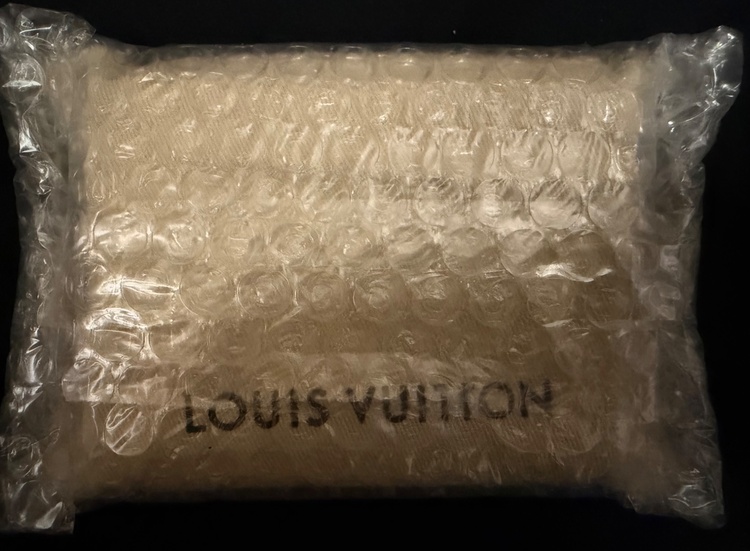 M60067 モノグラム ジッピー・コインパース（ブランド財布・小物）の商品画像 - 査定依頼日：2026年2月10日 - 最高査定価格：20,000円