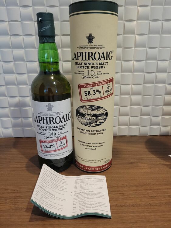 ラフロイグ10年カスクストレングス（お酒）の商品画像 - 査定依頼日：2025年9月8日 - 最高査定価格：35,000円