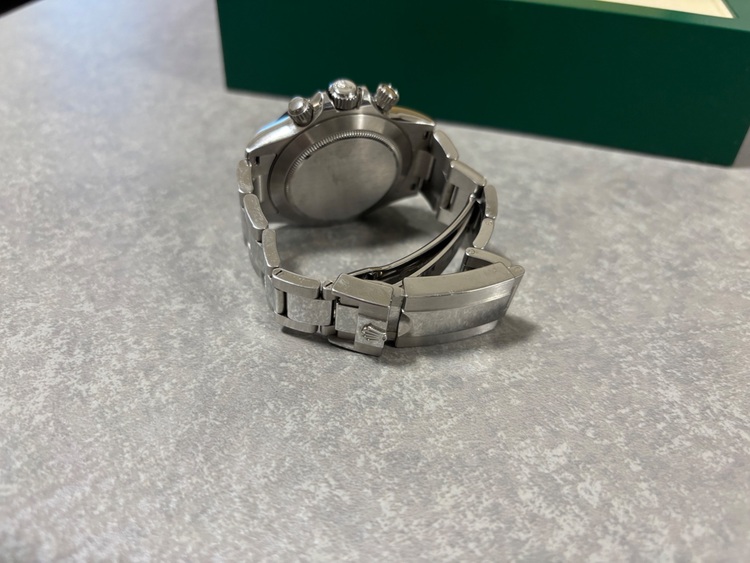 ロレックス デイトナ （高級時計）の商品画像 - 査定依頼日：2025年10月18日 - 最高査定価格：3,900,000円