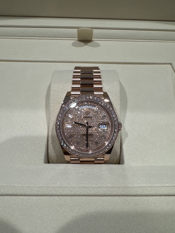 OYSTER PERPETUAL DAY-DATE（高級時計）の商品画像 - 査定依頼日：2026年3月12日 - 最高査定価格：13,000,000円