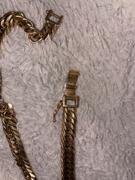 金ネックレス18k 104g（金・貴金属）の商品画像 - 査定依頼日：2025年10月18日 - 最高査定価格：1,764,000円