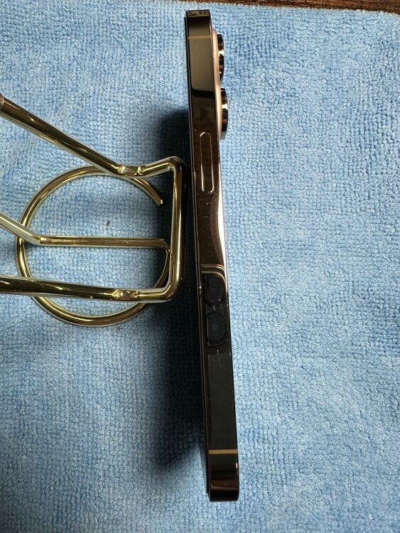 iPhone 14 Pro 128GB SIMフリー（スマホ）の商品画像 - 査定依頼日：2025年1月16日 - 最高査定価格：75,000円