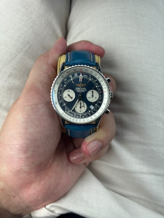 ブライトリング ナビタイマー A2332（高級時計）の商品画像 - 査定依頼日：2025年5月19日 - 最高査定価格：480,000円