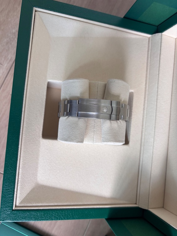 オイスターパーペチュアル28mm（高級時計）の商品画像 - 査定依頼日：2025年7月20日 - 最高査定価格：1,080,000円