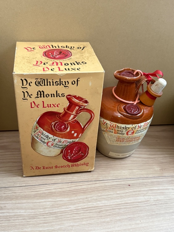 Ye Whisky of Ye Monks De Luxe（イ・モンクス デラックス）（お酒）の商品画像 - 査定依頼日：2026年8月15日 - 最高査定価格：1,000円