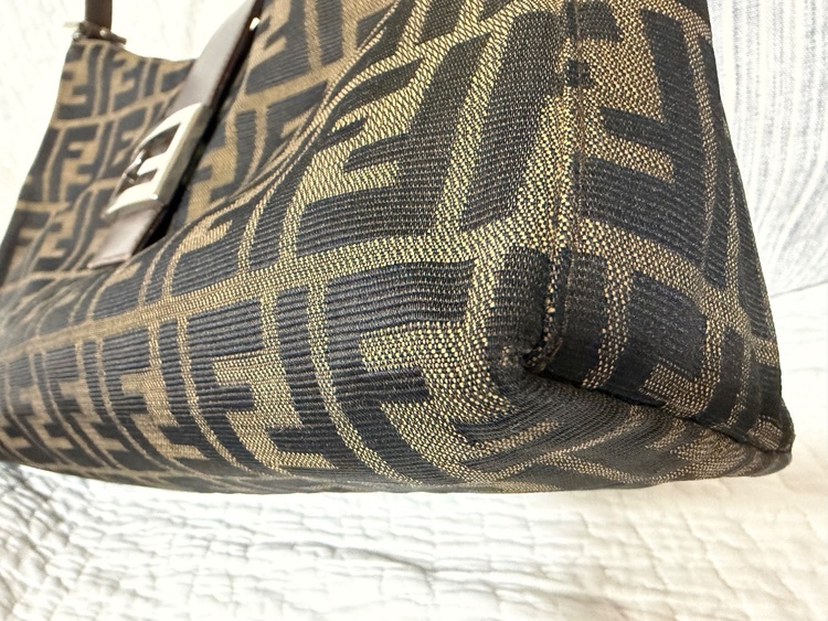 フェンディ  （ブランドバッグ）の商品画像 - 査定依頼日：2026年2月7日 - 最高査定価格：100,000円