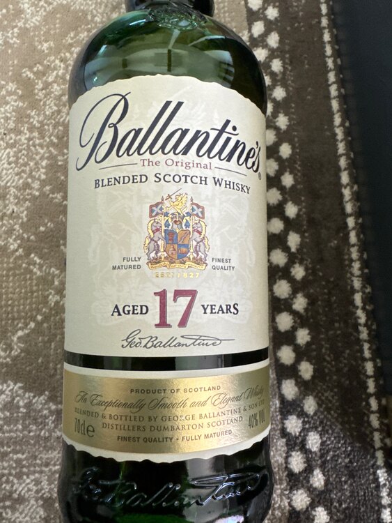 バランタイン17（お酒）の商品画像 - 査定依頼日：2025年4月30日 - 最高査定価格：3,000円