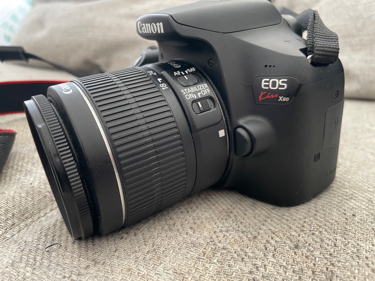 Canon EOS Kiss X80 デジタル一眼レフ（カメラ）の商品画像 - 査定依頼日：2026年1月23日 - 最高査定価格：100,000円