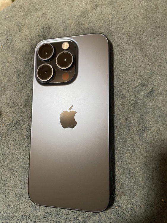 iPhone 15 Pro 128GB Softbank（スマホ）の商品画像 - 査定依頼日：2026年3月25日 - 最高査定価格：68,000円