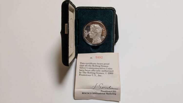 1989年発行  ローリングストーンズ公認銀貨シリアルナンバー付き（金・貴金属）の商品画像 - 査定依頼日：2025年5月12日 - 最高査定価格：5,000円