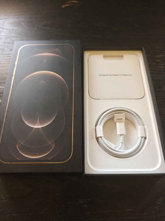 iPhone iPhone 12 Pro Max 128GB au（スマホ）の商品画像 - 査定依頼日：2026年10月16日 - 最高査定価格：40,500円