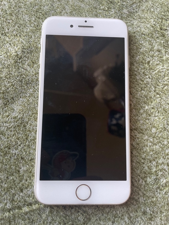 iPhone iPhone8 64GB Softbank（スマホ）の商品画像 - 査定依頼日：2026年7月24日 - 最高査定価格：2,500円
