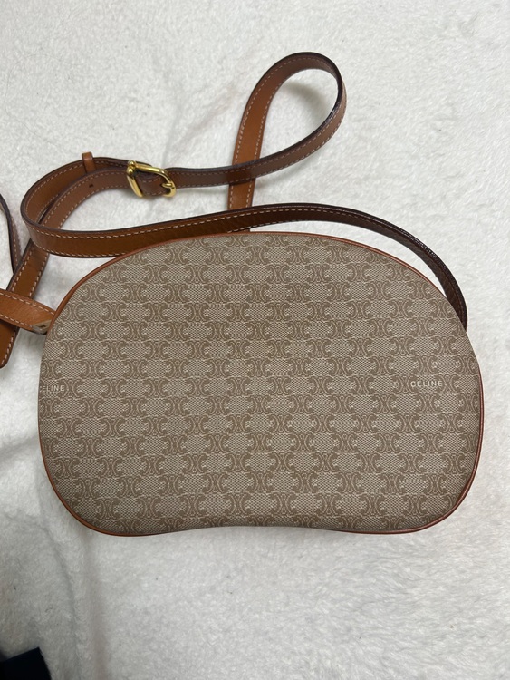 セリーヌ  （ブランドバッグ）の商品画像 - 査定依頼日：2025年6月28日 - 最高査定価格：10,000円