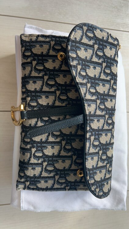 オブリークジャガード（ブランドバッグ）の商品画像 - 査定依頼日：2025年3月22日 - 最高査定価格：140,000円