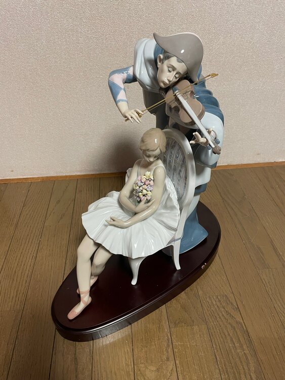 リヤドロ 恋するアルルカン（美術品・骨董品）の商品画像 - 査定依頼日：2025年4月20日 - 最高査定価格：15,000円