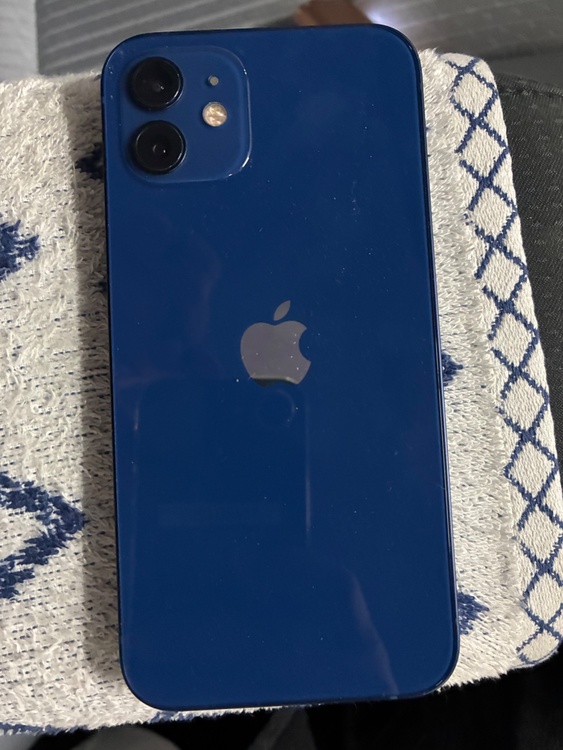 iPhone 12 128GB au（スマホ）の商品画像 - 査定依頼日：2026年4月22日 - 最高査定価格：27,000円
