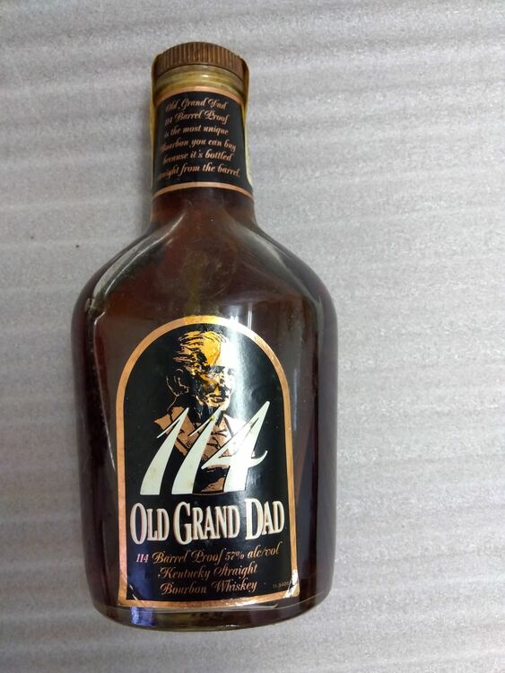 ウイスキー オールドグランダッド （お酒）の商品画像 - 査定依頼日：2025年10月15日 - 最高査定価格：40,000円