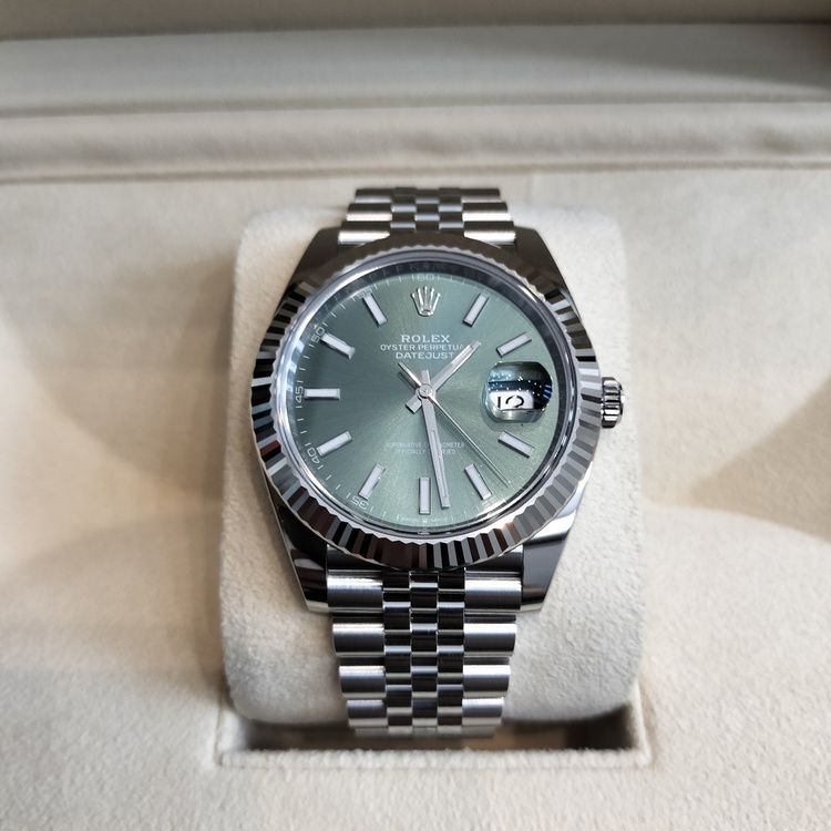 ロレックス デイトジャスト 126334（高級時計）の商品画像 - 査定依頼日：2026年3月26日 - 最高査定価格：2,770,000円