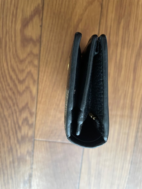 グッチ  GGマーモント 二つ折り財布 ミニ レザー PVC ブラック（ブランドバッグ）の商品画像 - 査定依頼日：2025年7月18日 - 最高査定価格：43,000円