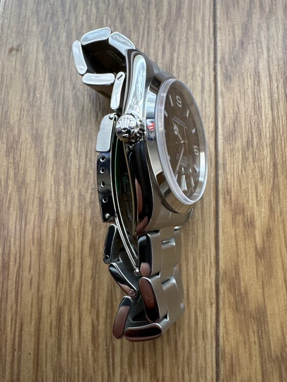 ロレックス エクスプローラー 1427（高級時計）の商品画像 - 査定依頼日：2025年1月28日 - 最高査定価格：800,000円