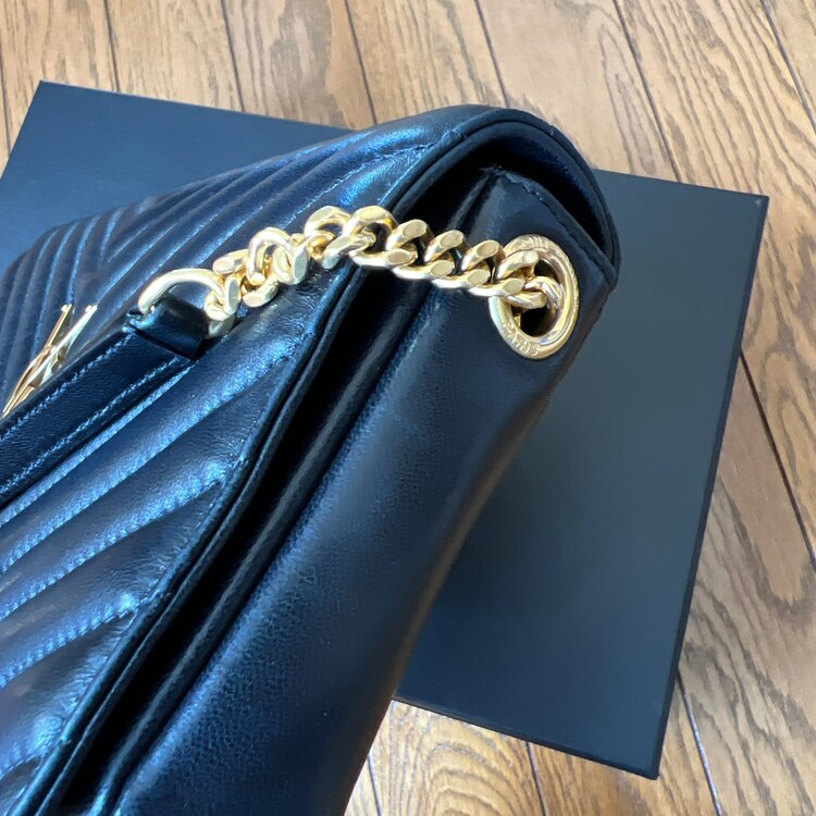 イブサンローラン  （ブランドバッグ）の商品画像 - 査定依頼日：2025年4月15日 - 最高査定価格：130,000円