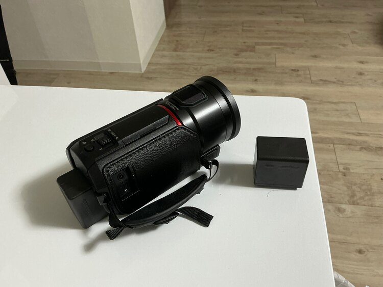 HC-V900（カメラ）の商品画像 - 査定依頼日：2025年3月24日 - 最高査定価格：70,000円