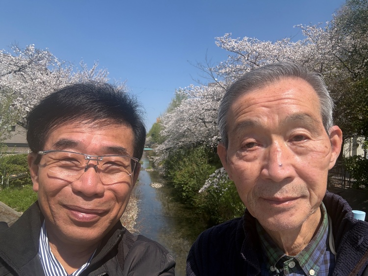 ジーンズ上下とワールドカップのシューズ（古着・ファッション）の商品画像 - 査定依頼日：2026年4月4日 - 最高査定価格：8,000円