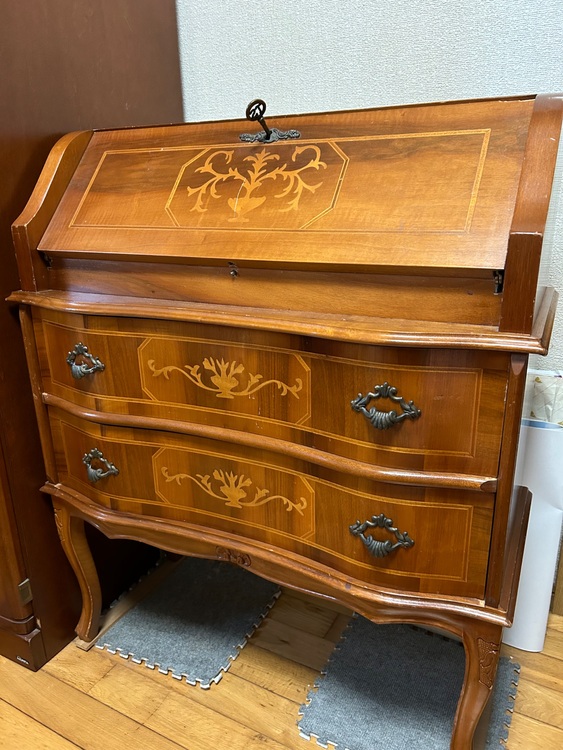 TAROCCO VACCARI　ライティングデスク（家具・寝具）の商品画像 - 査定依頼日：2025年7月3日 - 最高査定価格：5,000円