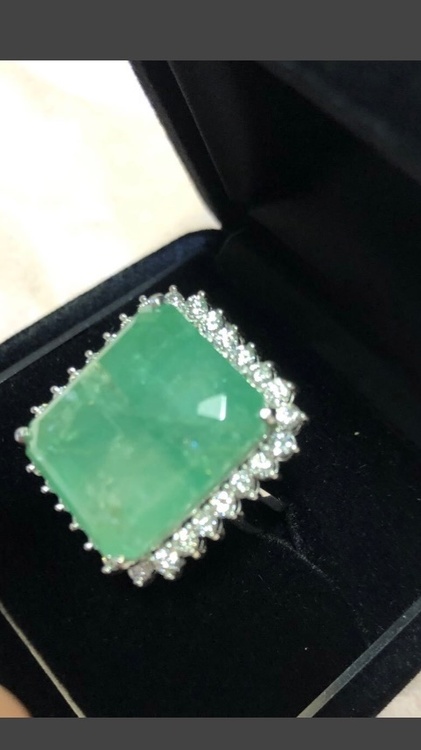 エメラルド　リング（宝石）の商品画像 - 査定依頼日：2026年1月30日 - 最高査定価格：3,000,000円