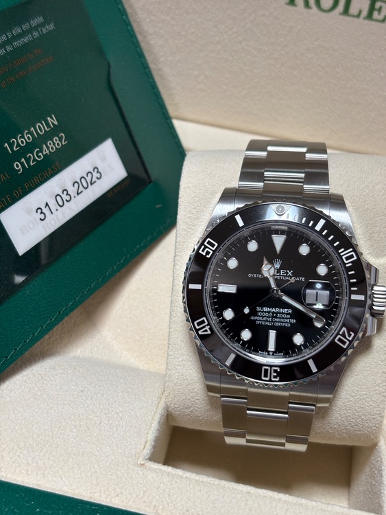 サブマリーナデイト（高級時計）の商品画像 - 査定依頼日：2025年7月30日 - 最高査定価格：2,000,000円