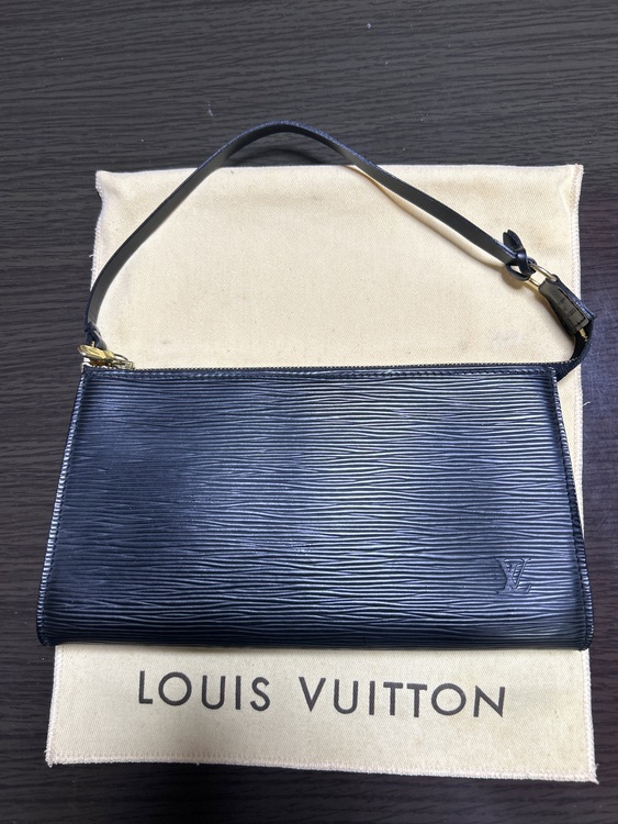 ポーチ（ブランドバッグ）の商品画像 - 査定依頼日：2025年10月21日 - 最高査定価格：55,000円