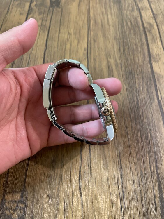 ロレックス GMTマスター （高級時計）の商品画像 - 査定依頼日：2025年5月23日 - 最高査定価格：2,700,000円