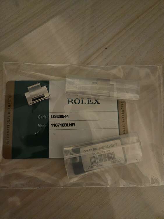 ロレックス GMTマスター 116710BLN（高級時計）の商品画像 - 査定依頼日：2025年4月23日 - 最高査定価格：1,880,000円