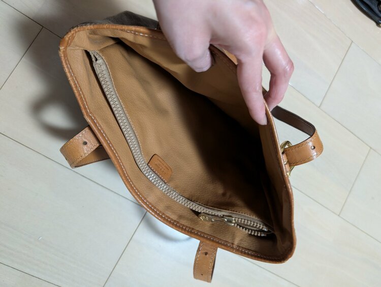 オールドセリーヌ　ショルダーバッグ（ブランドバッグ）の商品画像 - 査定依頼日：2026年5月3日 - 最高査定価格：30,000円