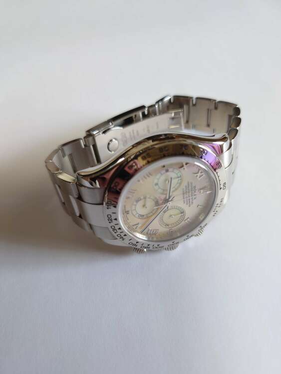 ロレックス デイトナ （高級時計）の商品画像 - 査定依頼日：2024年12月22日 - 最高査定価格：6,000,000円