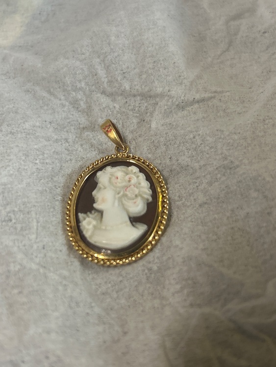 カメオペンダントヘッド（金・貴金属）の商品画像 - 査定依頼日：2025年9月28日 - 最高査定価格：40,000円