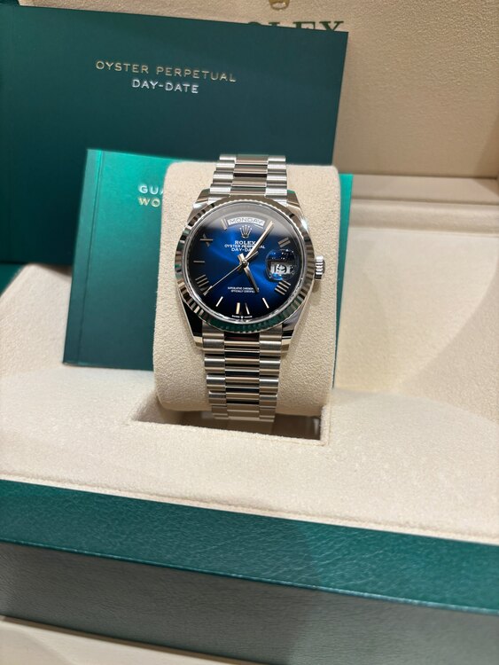 ロレックス デイデイト ロレックス デイデイト36 128239WG ブルーオンブレ （高級時計）の商品画像 - 査定依頼日：2025年5月24日 - 最高査定価格：6,000,000円