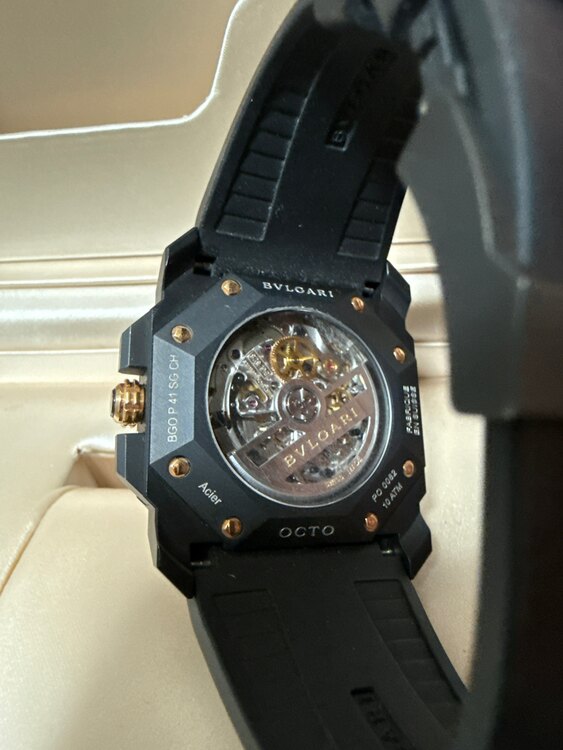 ブルガリ オクト BGO41PBBSGV（高級時計）の商品画像 - 査定依頼日：2025年3月12日 - 最高査定価格：700,000円