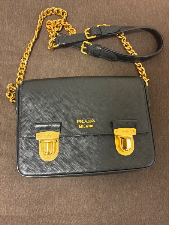 プラダ  （ブランドバッグ）の商品画像 - 査定依頼日：2025年9月9日 - 最高査定価格：100,000円