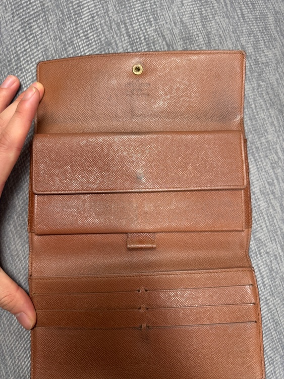 ルイヴィトン　モノグラム ポルトトレゾール・インターナショナル 3つ折り財布（ブランドバッグ）の商品画像 - 査定依頼日：2026年1月30日 - 最高査定価格：20,000円