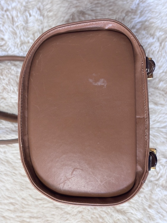 ヴァラリボン巾着（ブランドバッグ）の商品画像 - 査定依頼日：2026年3月18日 - 最高査定価格：20,000円