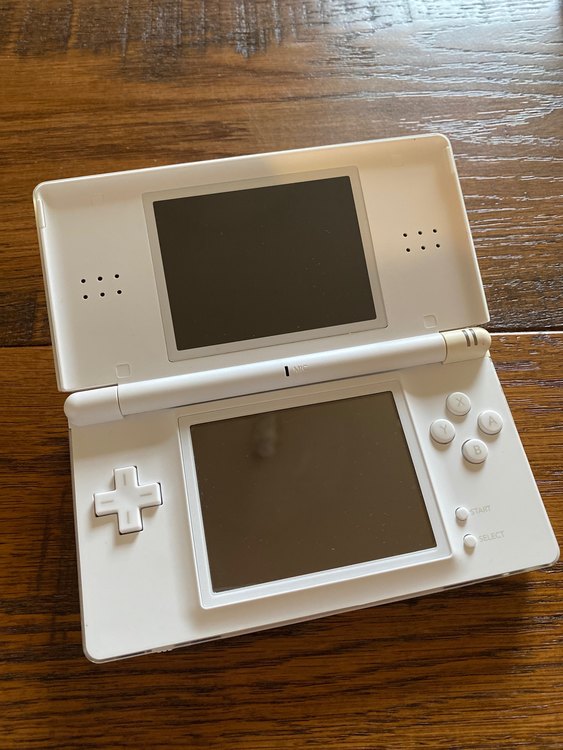 NintendoDS lite（ゲーム機本体・ゲームソフト）の商品画像 - 査定依頼日：2022年9月22日 - 最高査定価格：1,000円