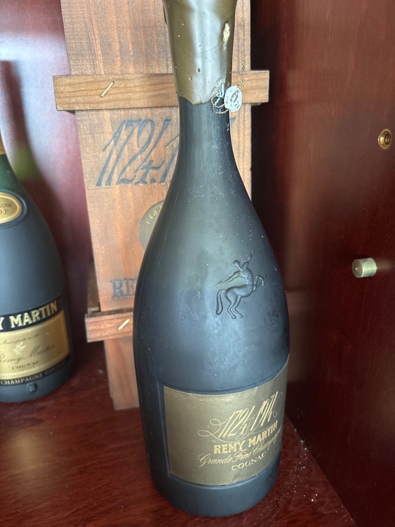 レミーマルタン（お酒）の商品画像 - 査定依頼日：2025年9月3日 - 最高査定価格：148,500円