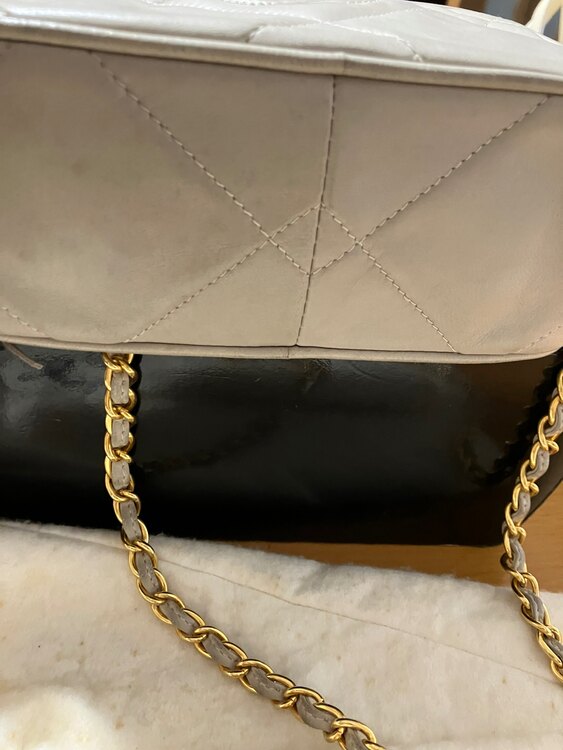 0865579（ブランドバッグ）の商品画像 - 査定依頼日：2025年5月15日 - 最高査定価格：88,000円