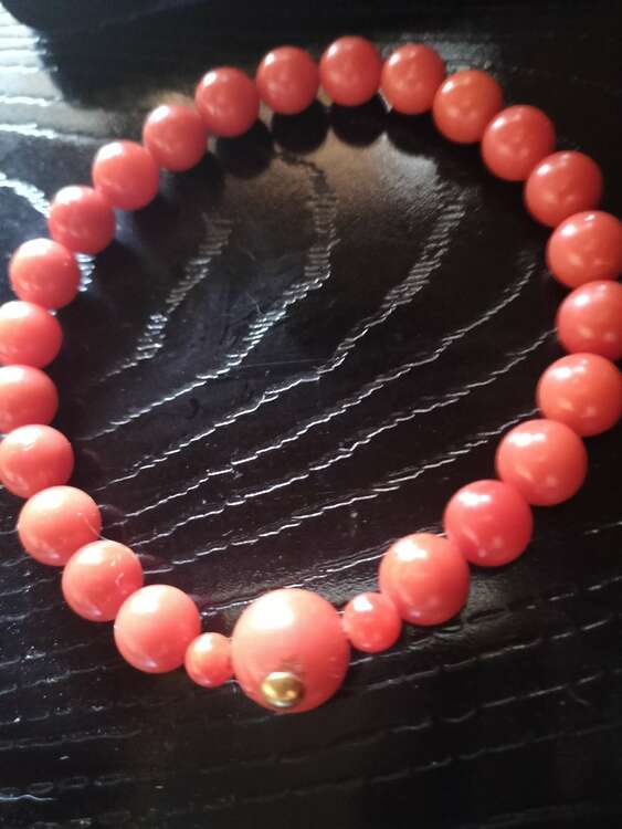 赤珊瑚ブレスレット（宝石）の商品画像 - 査定依頼日：2025年4月6日 - 最高査定価格：1,000円