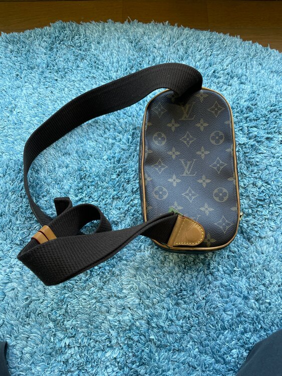 LOUIS VUITTON ルイヴィトン ポシェット・ガンジュ ショルダーバッグ（ブランドバッグ）の商品画像 - 査定依頼日：2025年1月9日 - 最高査定価格：76,000円