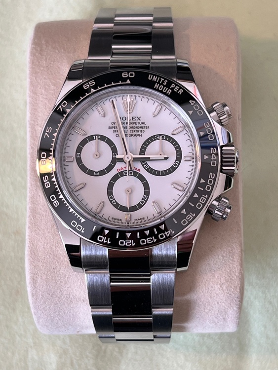 ロレックス デイトナ 126500LNしろもじばん（高級時計）の商品画像 - 査定依頼日：2026年1月28日 - 最高査定価格：5,630,000円