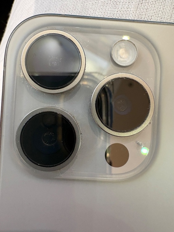 iPhone15pro ナチュラルチタニウム（スマホ）の商品画像 - 査定依頼日：2026年5月30日 - 最高査定価格：67,000円