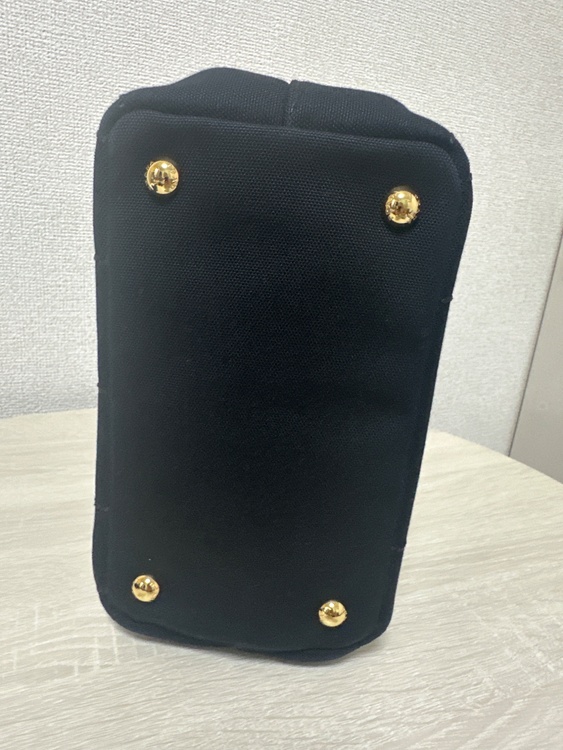 PRADA CANAPA RICAMO 1BA038（ブランドバッグ）の商品画像 - 査定依頼日：2026年6月19日 - 最高査定価格：160,000円